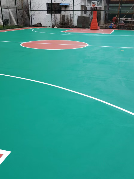 河东区街道 球场长期使用易出现地面开裂